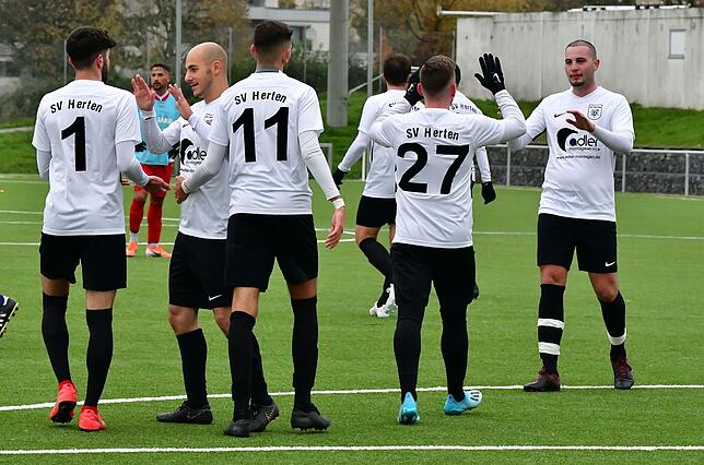 Bild 3: SV Herten siegt mit 10:0 beim FC Tiengen 08 &ndash; und wir haben Bilder!