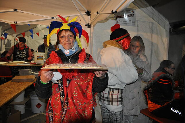 Bild 3: Bilder vom Schlüchttalnarrentreffen-Samstag: Nachtumzug und Narrendorf