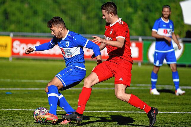 Bild 23: Spitzenreiter FC Erzingen setzt sich mit 5:0 beim FC RW Weilheim durch &ndash; und wir haben die Bilder!