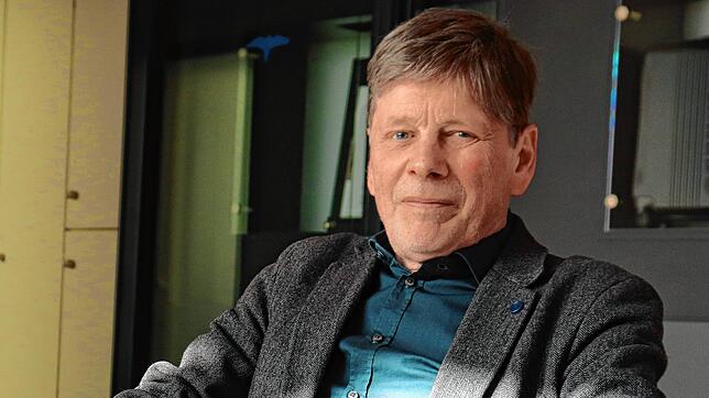 Der forensische Psychiater Prof. Klaus Hoffmann ist noch gelegentlich als Gutachter vor Gericht, aber auch als Redner und Autor von ...
