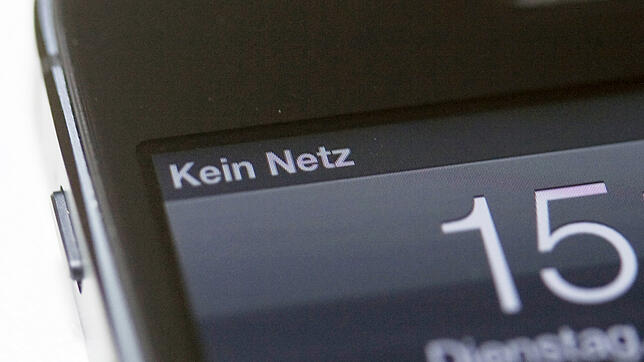 Kein Netz: So schlimm wird es für keinen Nutzer kommen. Doch was den mobilen Datenversand angeht, kann für manchen tatsächlich bald ...