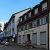 Die Rollläden sind geschlossen, die Schaufenster sind leer: Im Markdorfer Stadtgraben sind gleich zwei benachbarte Geschäfte geschlossen.