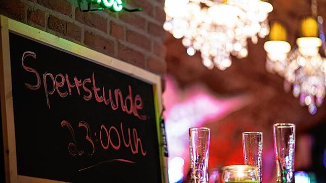 Verordnete Sperrstunde: Seit Montag, 26. Oktober, dürfen die gastronomischen Betriebe im Kreis Waldshut ab 23 Uhr keinen Alkohol mehr ...
