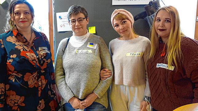 Silke Padova, Leiterin des Kinder- und Jugendreferats, leitete am Sonntag den Helferkreis. Die Ukrainerin Elena Korocencev, die schon ...