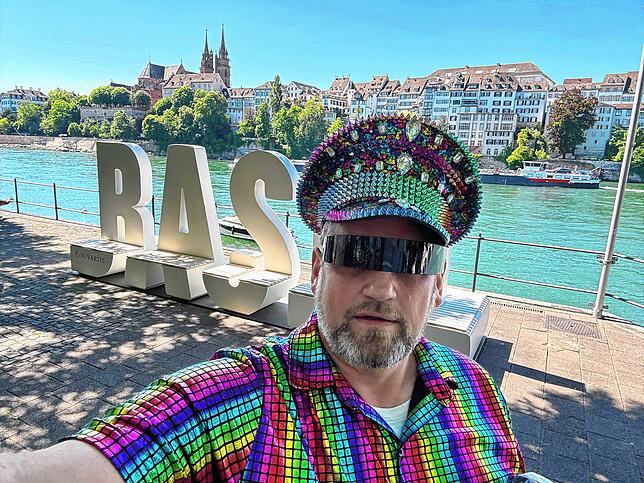 SÜDKURIER-Reporter Justus Obermeyer ist beim ESC-Opening in Basel dabei.