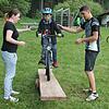 Zusammen mit Simon Wider (rechts) betreut Michelle Ketterer (links) die Jugend des Unterbränder Radsportvereins. Elias Wache (Mitte) ...