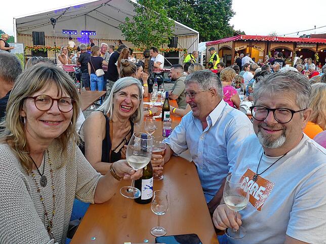 Bild 18: Die Bilder vom Bermatinger Weinfest! So schön war der Auftakt am Freitagabend