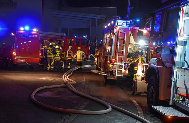 Bild 7: Gefahrgut-Unfall in Zizenhausen: Bilder vom kräftezehrenden Feuerwehreinsatz