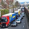 Am Dienstagmorgen, 17. März, staut sich der Verkehr aus Deutschland Richtung Schweiz in der Europastraße in Konstanz. Tags zuvor hatte ...