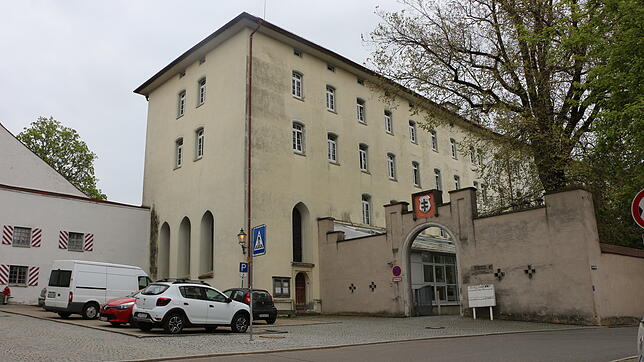 Die Ausnahmegenehmigung zur Betriebserlaubnis für das Alten- und Pflegeheim am Obertor erlischt am 31.&nbsp;Dezember 2023. Deshalb wird ...