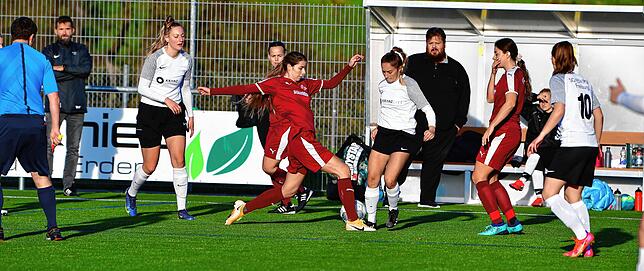 Bild 9: FC Hochrhein sichert ein 2:2 gegen ESV/PSV Freiburg &ndash; und wir haben Bilder!