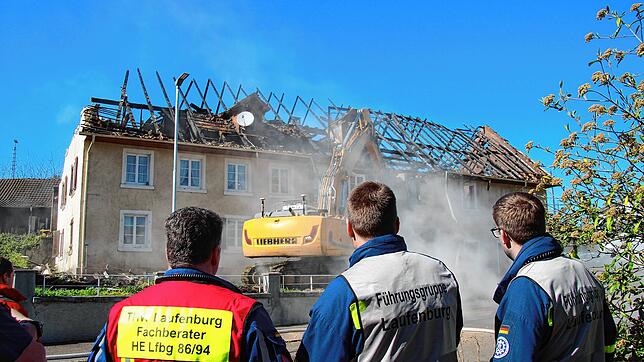 In Albbruck ist ein leerstehendes Haus neben der Bahnlinie abgebrannt. Die Feuerwehr Laufenburg und Albbruck hatten den Brand schnell ...