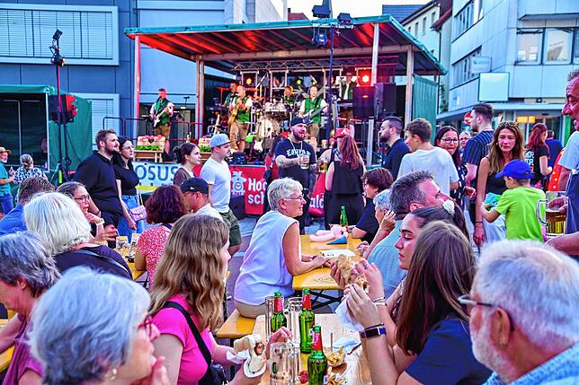 Bild 9: Tausende feiern beim Stadtfest