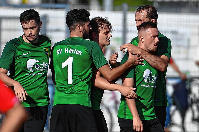 Bild 1: SV Herten setzt sich mit 3:1 gegen den weiter punktlosen FC Schlüchttal durch &ndash; und wir haben die Bilder!