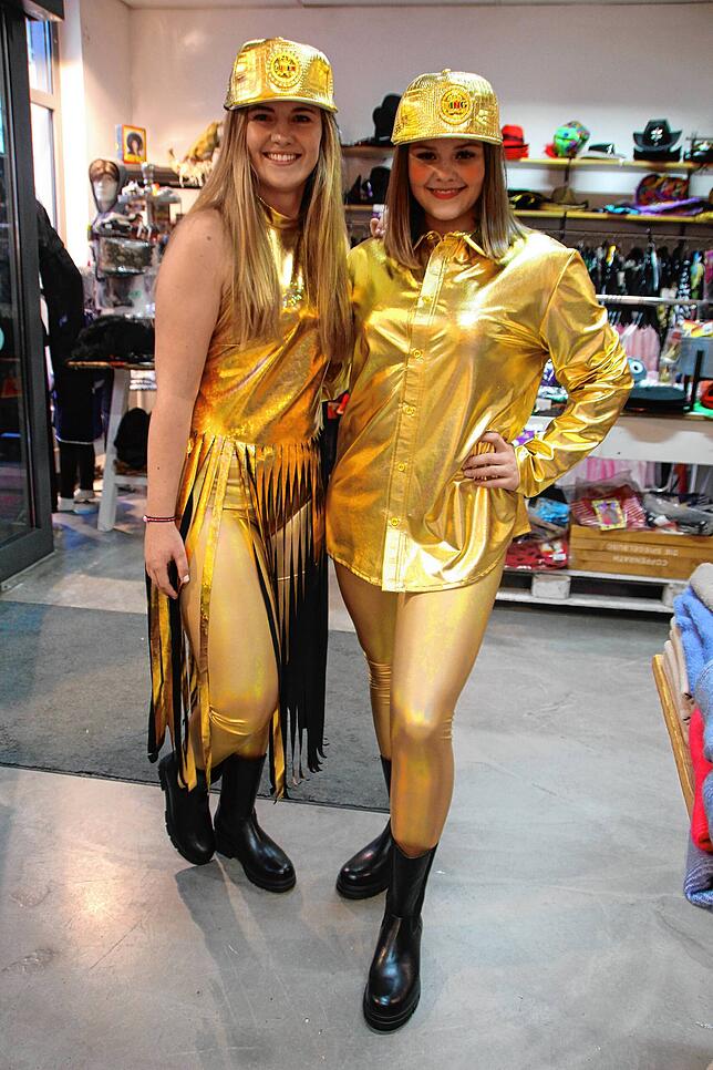 Ganz schön cool: Sinja Igelmayer und Caro Raffling als Queen und King.