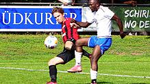 Der SC Markdorf (Maduka Onuigbo, rechts) hat sich mit einem verdienten 3:1-Erfolg gegen den FC Bodman-Ludwigshafen (Leon Gruber) ...