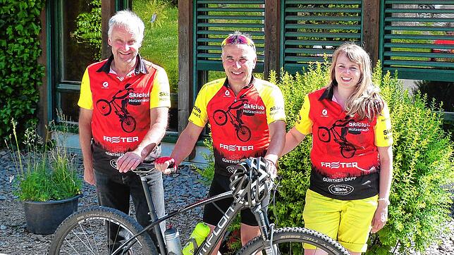 Bei Karl Albiez, Walter Freter und Veronika Merkle (von links) vom Skiclub Hotzenwald laufen die Fäden zusammen. Sie haben das ...