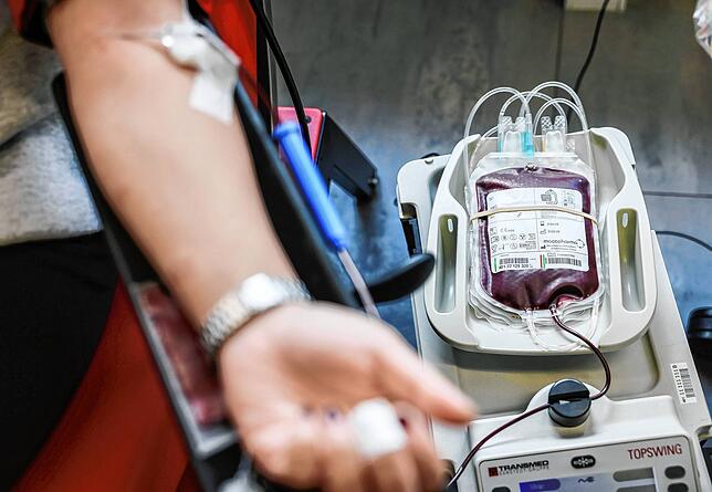 Die eigentliche Blutspende dauert rund zehn Minuten, es werden dabei 500 Milliliter Blut entnommen.