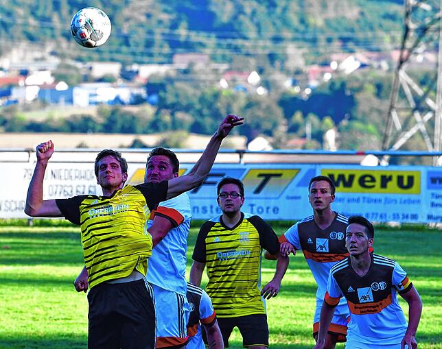 Bild 10: SV Eichsel dreht binnen drei Minuten das Spiel im Rothaus-Bezirkspokal zum 4:3-Sieg bei der SG Niederhof-Binzgen &ndash; und wir haben Bilder!