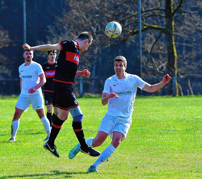 Bild 6: SG FC Wehr/Brennet gelingt wichtiges 1:0 gegen den FC RW Weilheim &ndash; und wir haben Bilder!