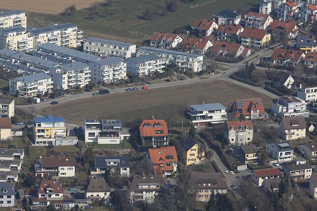 Das ist das Grundstück von der Luft aus gesehen.