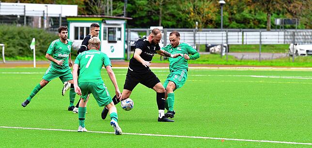 Bild 13: FC Zell besiegt den SV Waldhaus mit 3:0 – und wir haben Bilder!