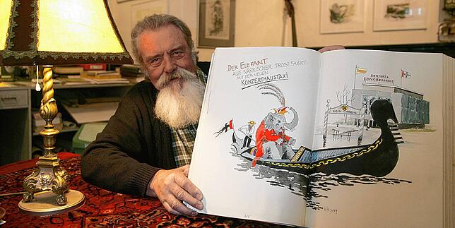 (Archivbild) Elefant auf närrischer Probefahrt: Klaus Baeuerle, hier ein Foto aus dem Jahr 2009, war viele Jahren lang Hüter des ...