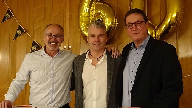 Ehrengast und Fußballweltmeister Jürgen Kohler, SVG-Vorsitzender Michael Rothweiler und Richard Nestvogel (von links).