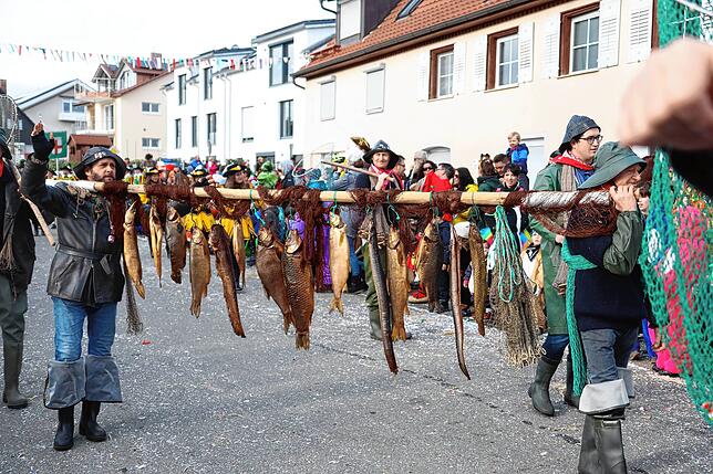 Bild 16: So bunt war der große Umzug beim Seenarrentreffen in Allensbach 2024 &ndash; Teil 2