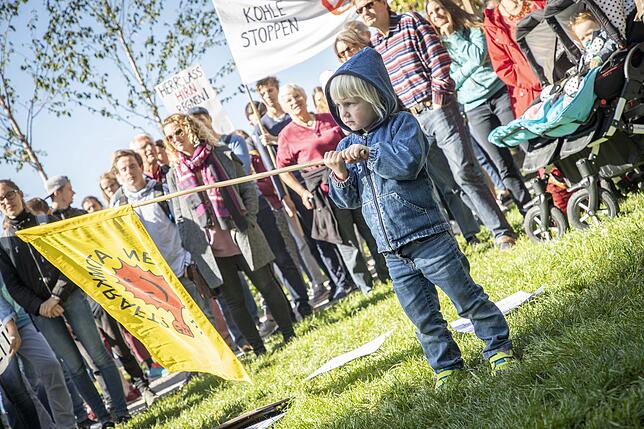 Früh übt sich: Neben Jung und Alt sind auch die ganz Kleinen beim Klimastreik in Konstanz dabei.
