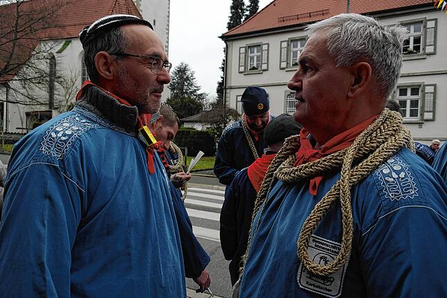 Bild 5: Bilder vom Einschnellen der Narrengesellschaft Hennenschlitter in Immenstaad