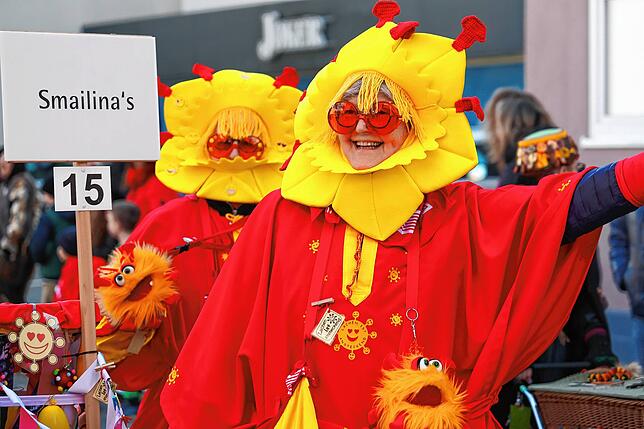 Bild 28: Bunte Kostüme und fröhliche Stimmung beim Fastnachtsumzug 2025