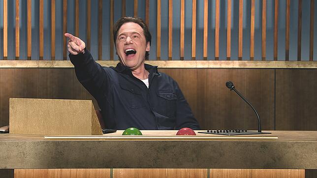 Der Witz an Bully Herbigs neuer Show &bdquo;LOL &ndash; Last One Laughing&ldquo; ist, dass keinesfalls gelacht werden darf.