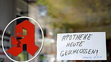 &bdquo;Apotheke heute geschlossen&ldquo;: Schilder wie hier in Köln aus dem Jahr 2019 werden auch in zwei Wochen an einigen Apotheken in ...