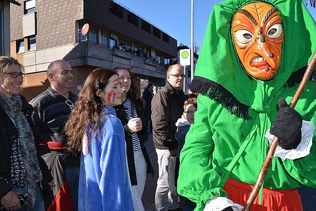 Bild 1: Bilder vom Narrentreffen der Urviecher-Zunft Bad Dürrheim: Großer Festumzug (2)