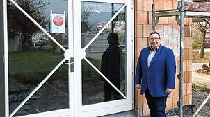 Wird in diesem Jahr fertiggestellt: Der Anbau hinter der Bühne des Bürgerhauses schafft bessere Arbeitsbedingungen und mehr Platz in dem ...