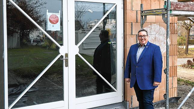 Wird in diesem Jahr fertiggestellt: Der Anbau hinter der Bühne des Bürgerhauses schafft bessere Arbeitsbedingungen und mehr Platz in dem ...