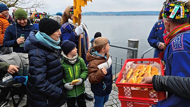 Bild 21: Mit purer Muskelkraft zur Mainau