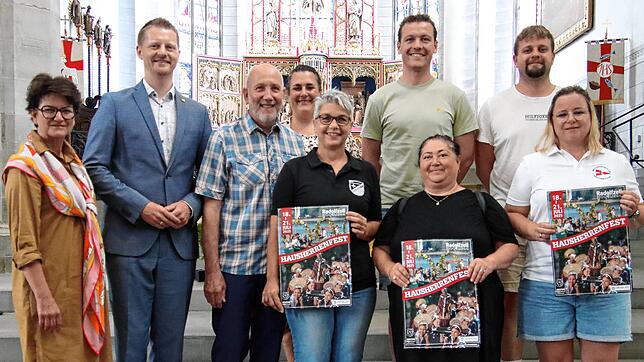 Sie freuen sich schon auf das Hausherrenfest (von links): Bürgermeisterin Monika Laule, Oberbürgermeister Simon Gröger, Pfarrer Heinz ...