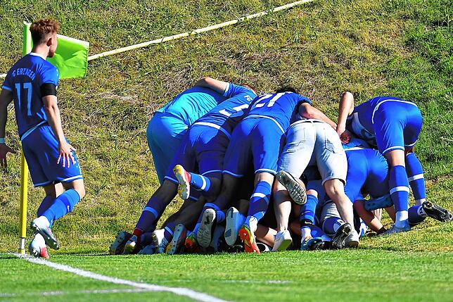 Bild 40: FC Erzingen steigt nach 3:2 gegen FC Emmendingen in die Landesliga auf &ndash; wir haben Bilder!