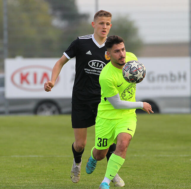 Bild 23: Die besten Bilder vom Spitzenspiel der Bezirksliga Bodensee zwischen Mühlhausen und dem TSV Singen