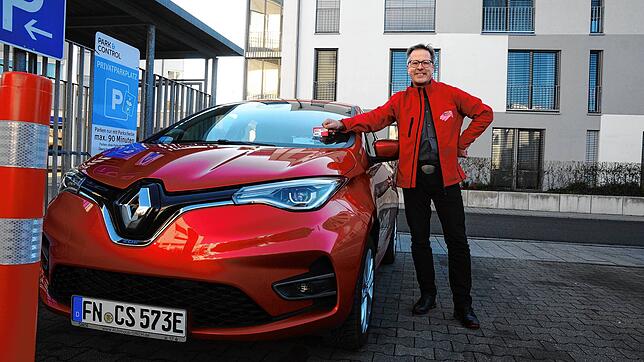 Wielant Ratz will sein Carsharing in Markdorf mit E-Fahrzeugen ausbauen. Dafür sucht er noch einen Stellplatz mit Wallbox. In den ...