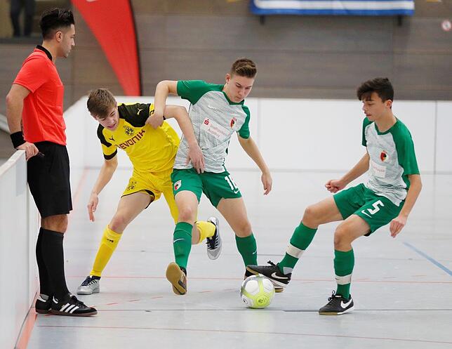 Bild 2: Viel los war beim Internationalen U15 Junioren Fußballturnier! Wir haben die schönsten Bilder