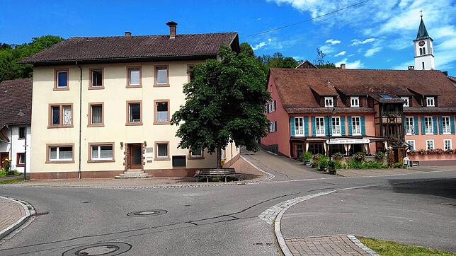 Das Alte Rathaus Weizen wurde verkauft, der Bauantrag wurde in der Gemeinderatssitzung Stühlingen befürwortet. Denn aus dem historischen ...