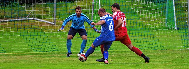 Bild 1: Spvgg. Wutöschingen siegt 4:1 beim FC Dettighofen – und wir haben Bilder!