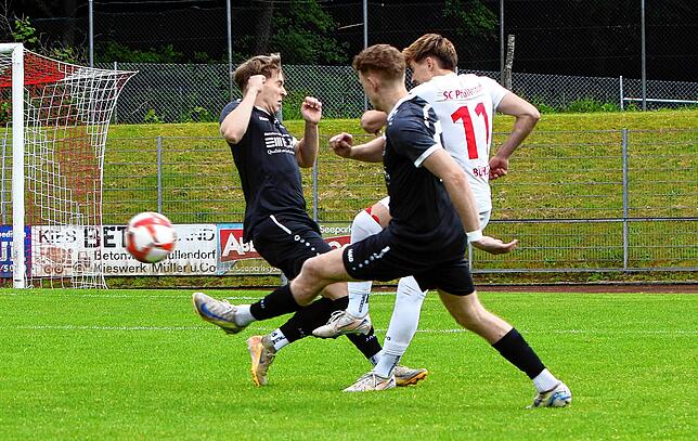 Bild 5: Imposantes 5:0 des SC Pfullendorf über SF Elzach-Yach. Wir waren mit der Kamera dabei!