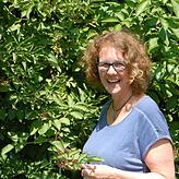 Cornelia Rick aus Möggenweiler und Kursleiterin vom "Waldbaden". "Nicht nur die Natur ist unglaublich vielfältig, sondern auch die ...