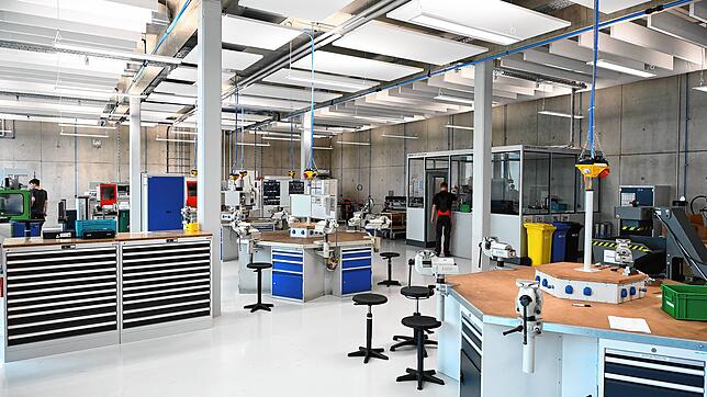 Die Lehrwerkstatt des neuen Aus- und Weiterbildungszentrums von Bucher Hydraulics in Klettgau-Grießen.