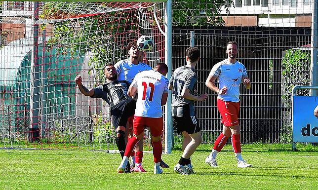 Bild 26: SV Jestetten gewinnt Kellerderby mit 2:1 gegen den FC Hochrhein – und wir haben Fotos!