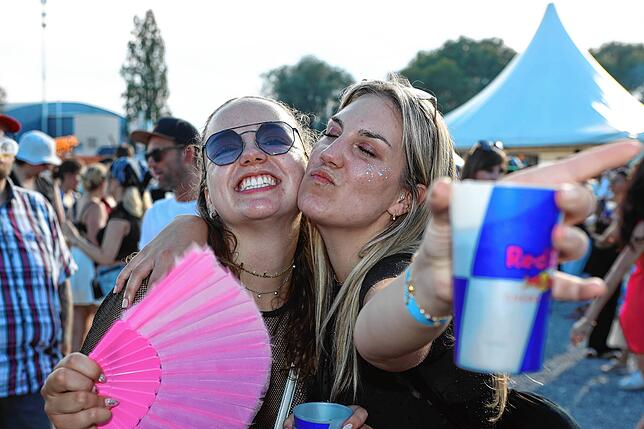 Bild 2: Auf Klein Venedig wummern die Bässe: Die besten Bilder vom Gute-Zeit-Festival